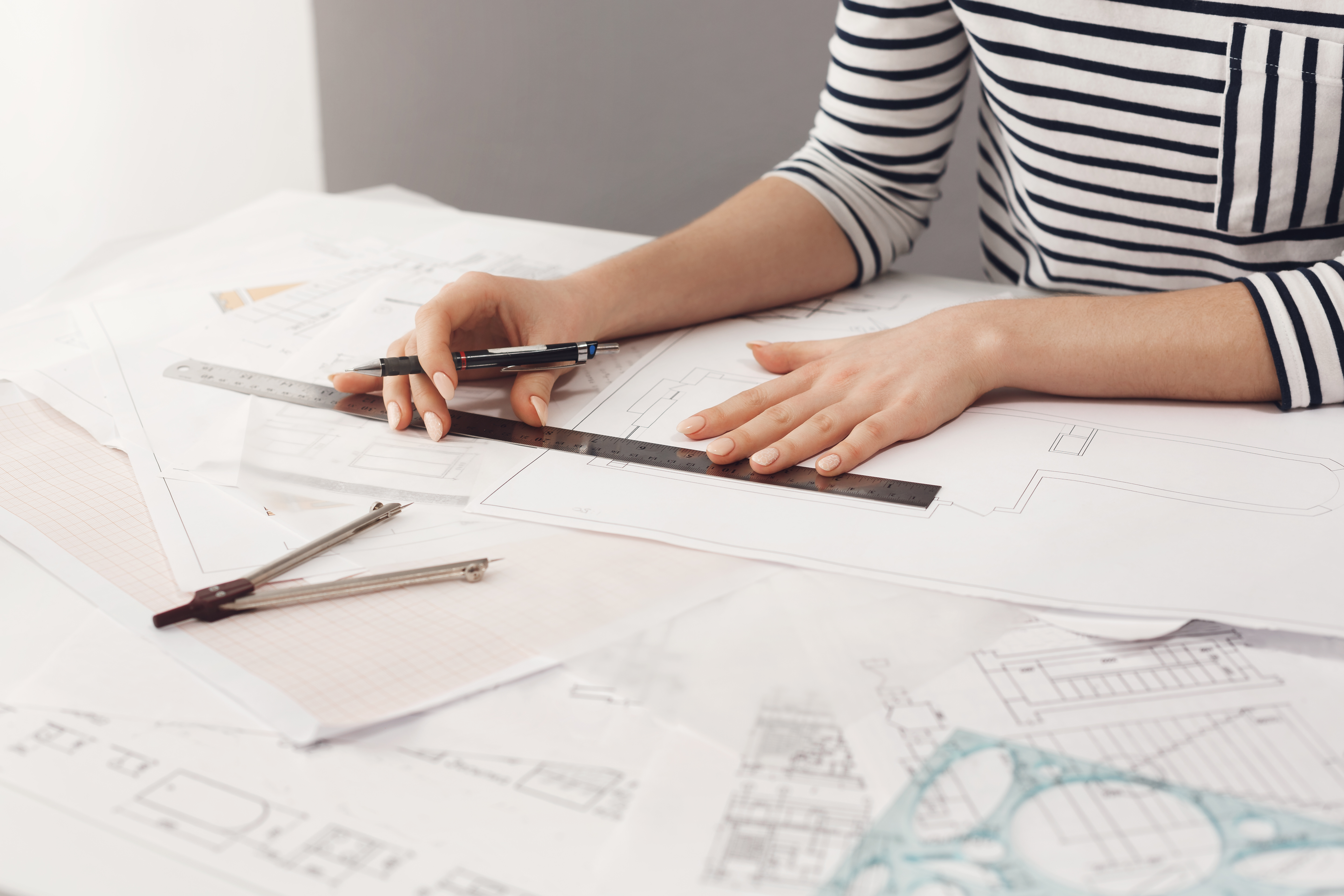 Serviço de corte de painéis para arquitetura e construção